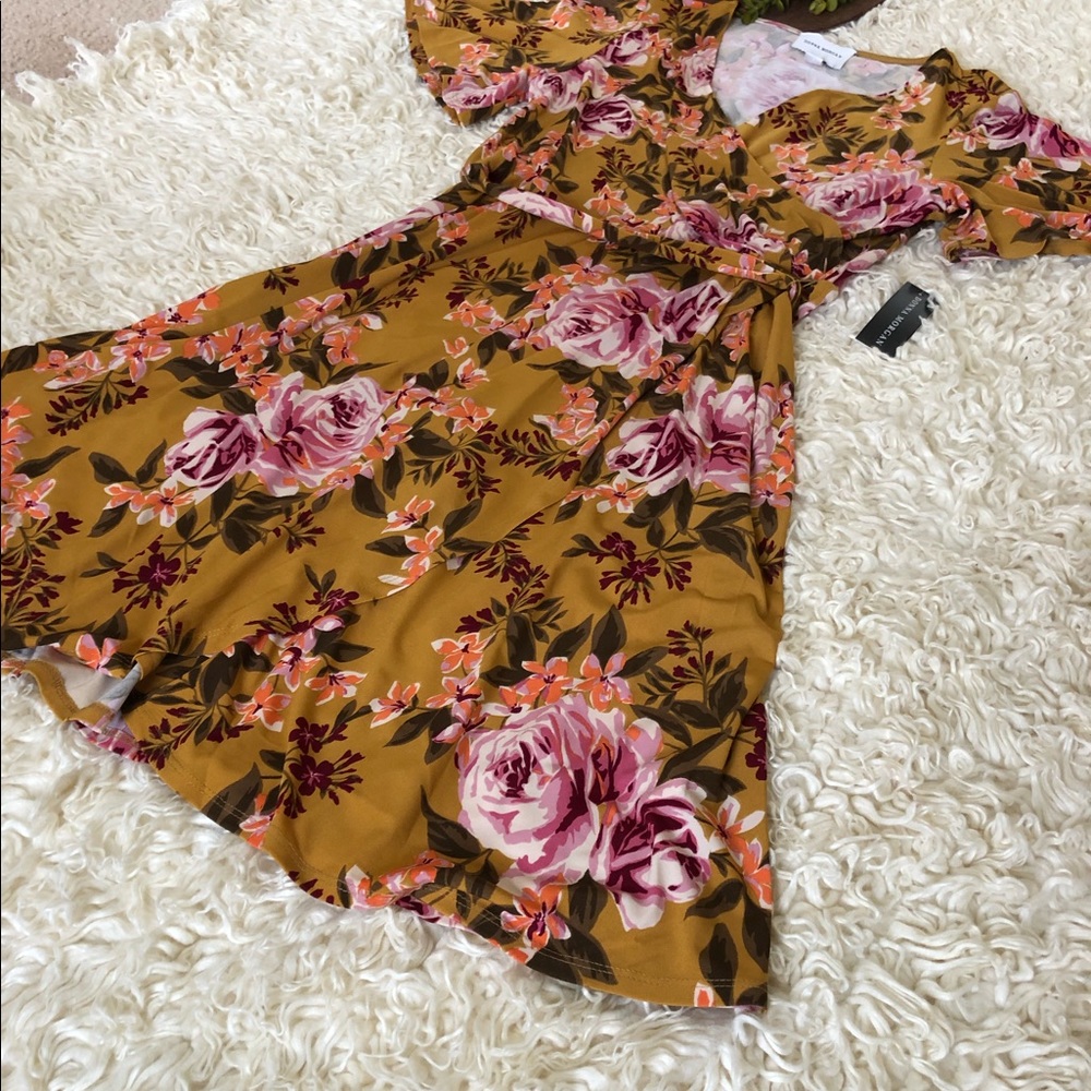 Donna Morgan Flutter Sleeve Faux Wrap Dress - Picture 2 of 5